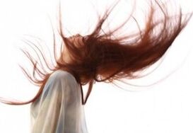 Cómo se lleva a cabo la restauración profesional de la estructura del cabello.