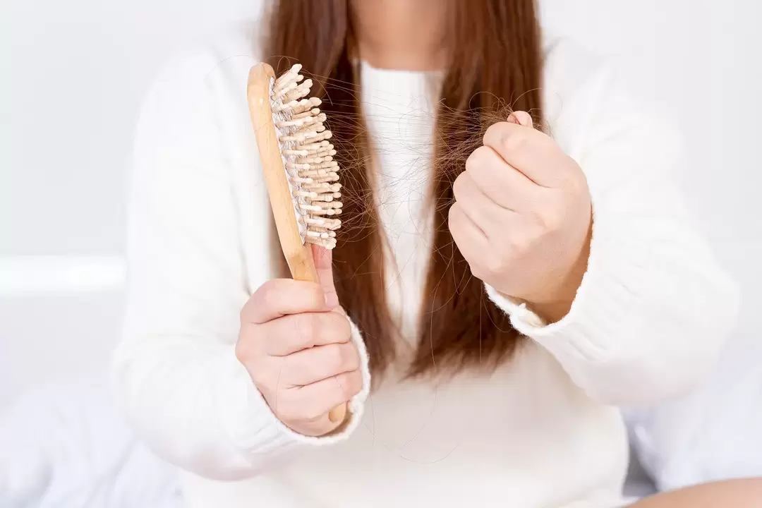 pérdida de cabello y tratamiento con un spray zxcvbnmqwort